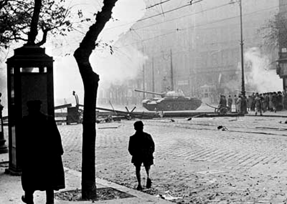 Tanque soviético en Budapest, 1956