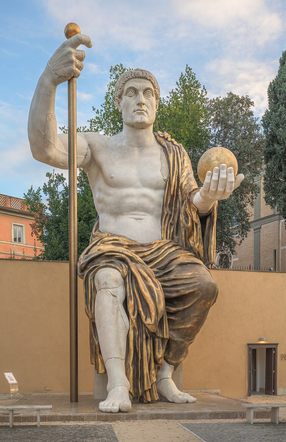File:Colossus of Constantine I 03.jpg