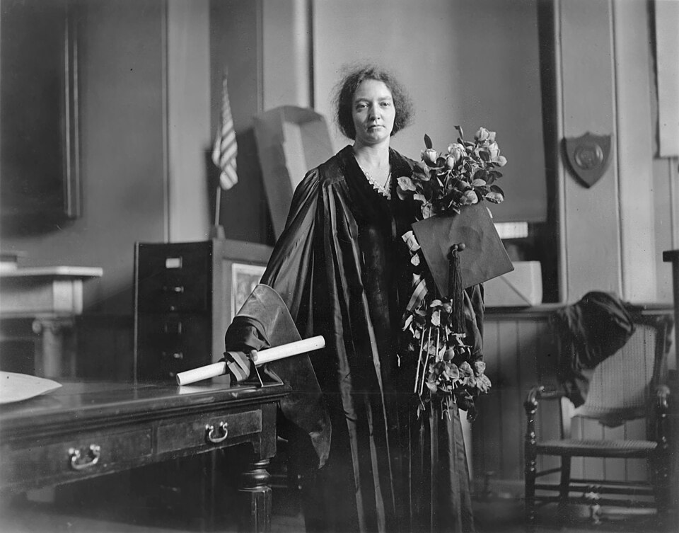 File:Irène Joliot-Curie (1897-1956), 1921.jpg