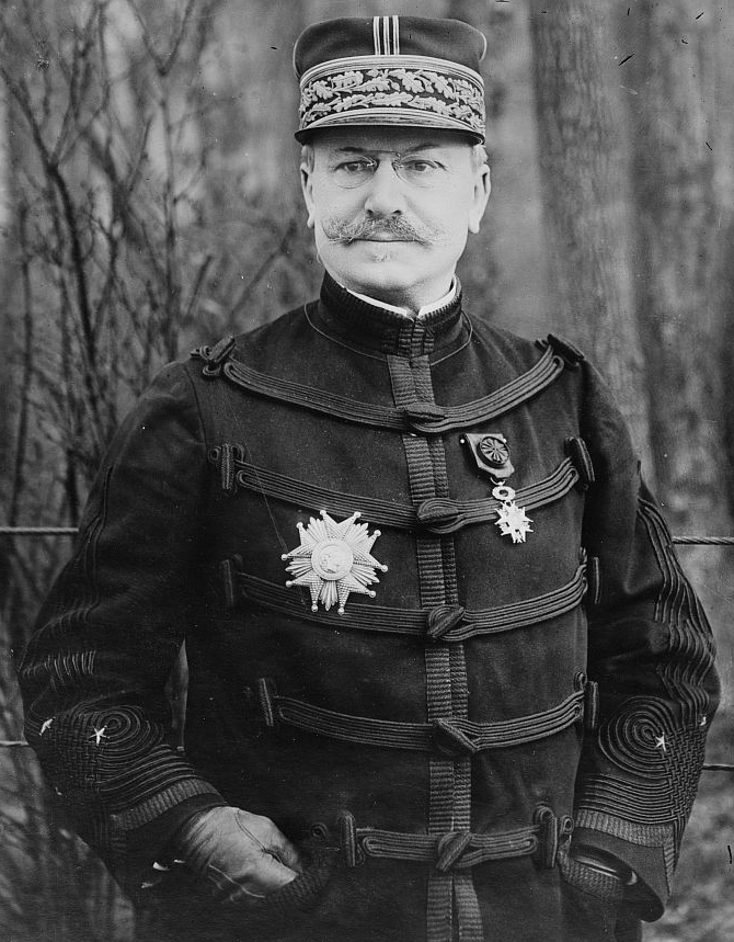 El general Louis Archinard