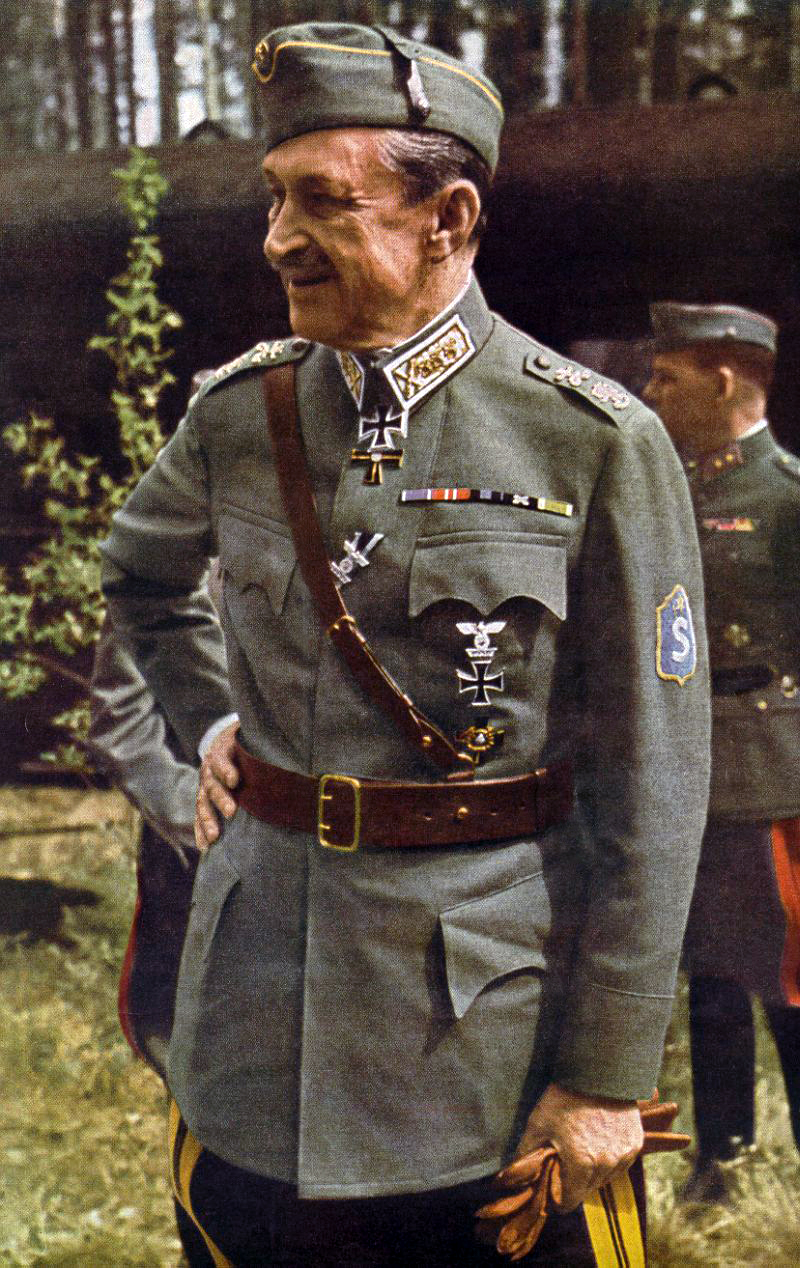 El mariscal Carl Gustaf Mannerheim (1942)