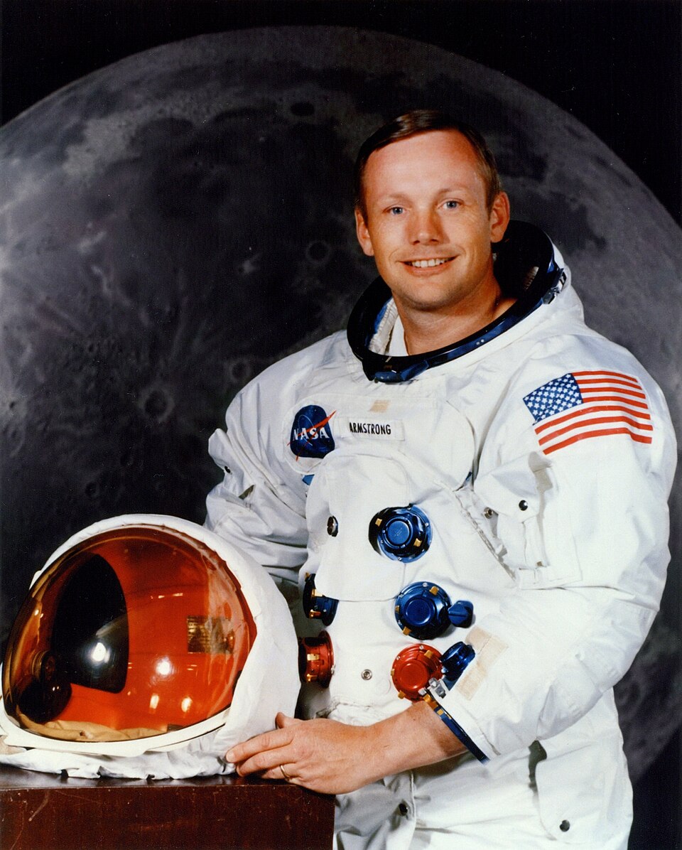 File:Portrait of Neil Armstrong.jpg
