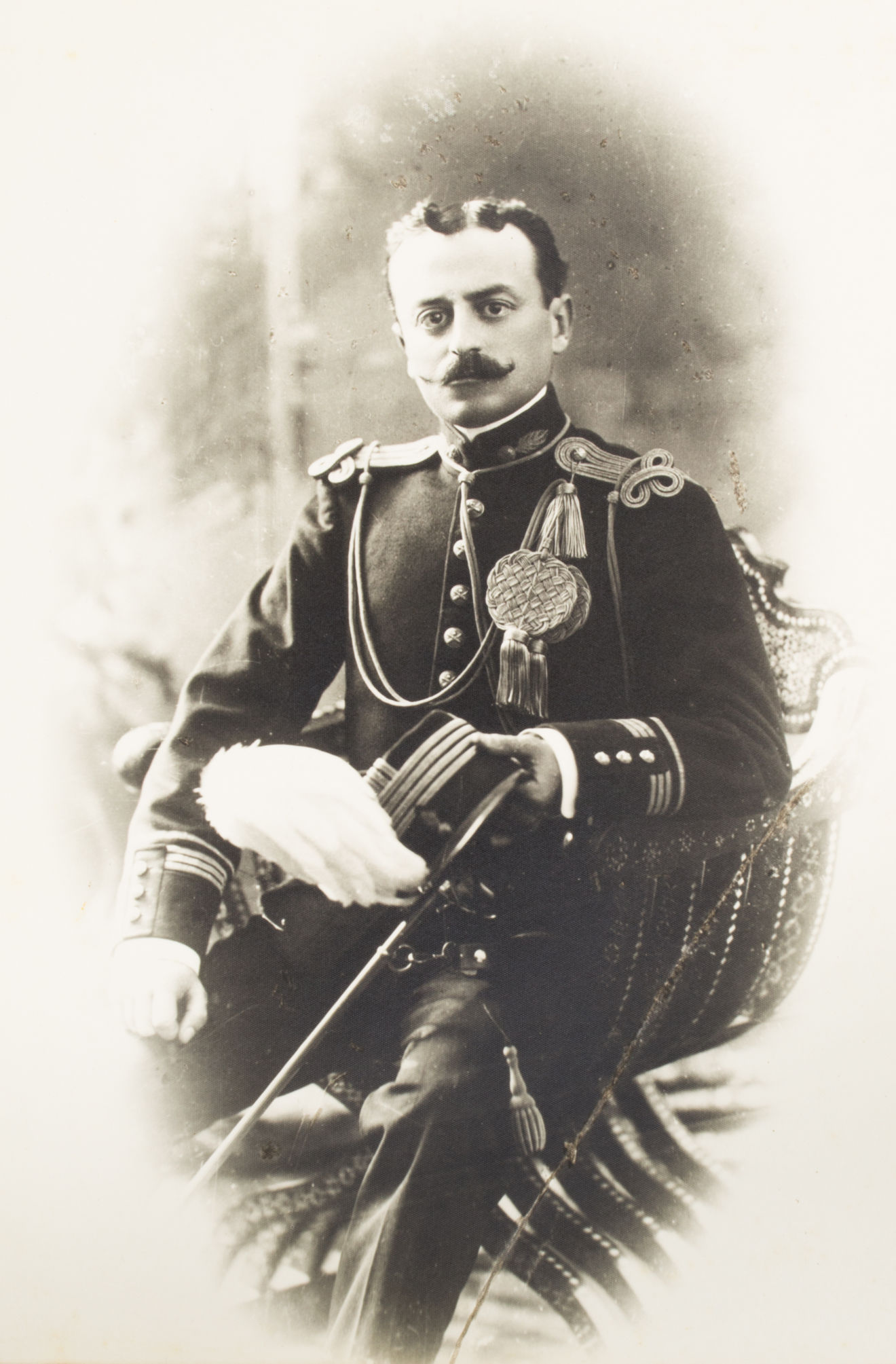 Fotografía del general Óscar R. Benavides