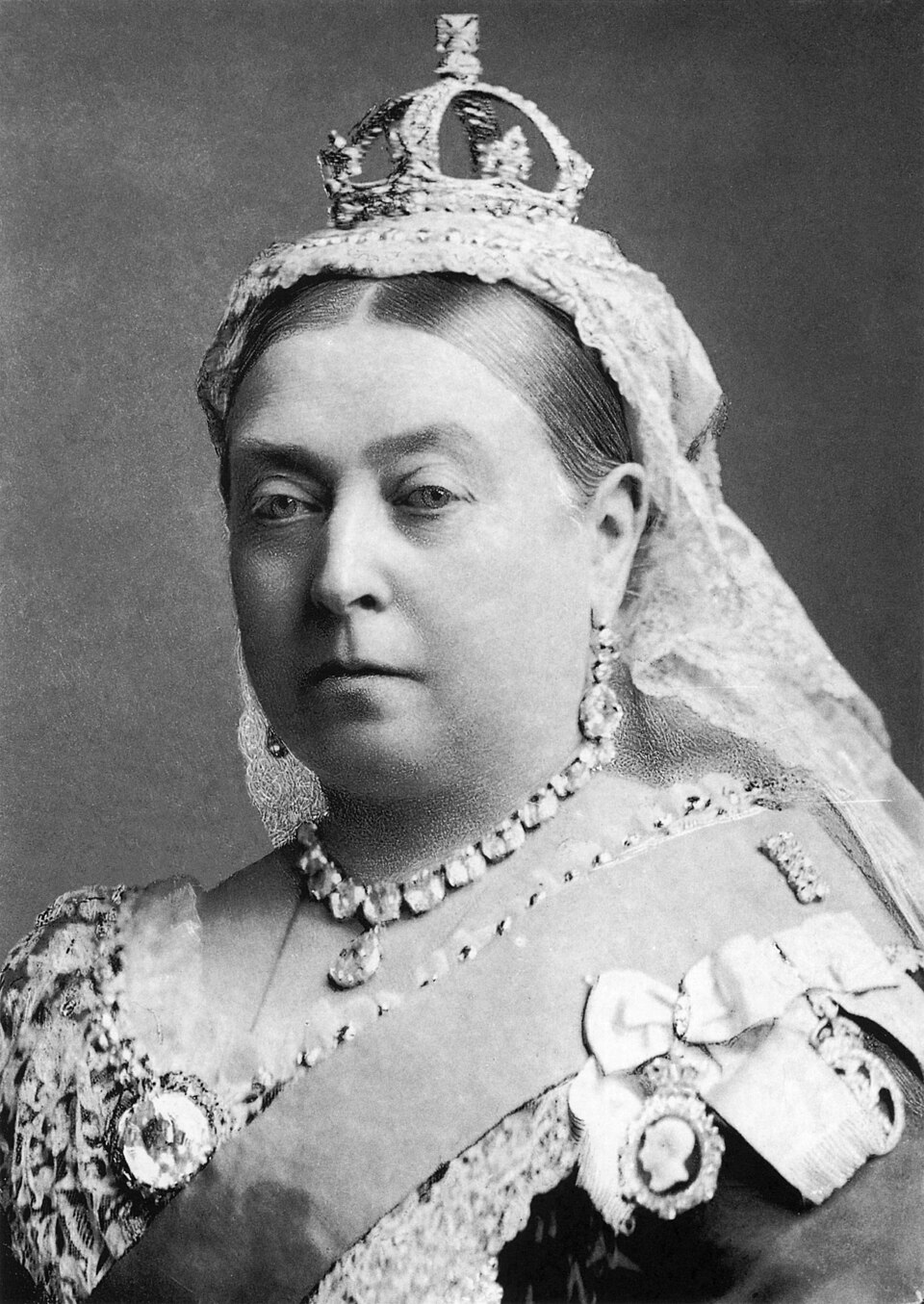 File:Queen Victoria by Bassano.jpg