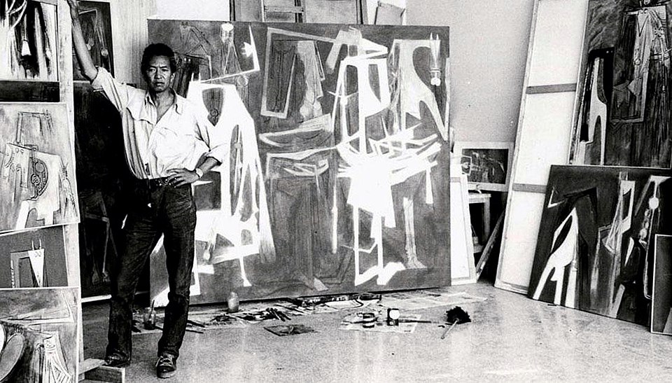 Wifredo Lam en su estudio